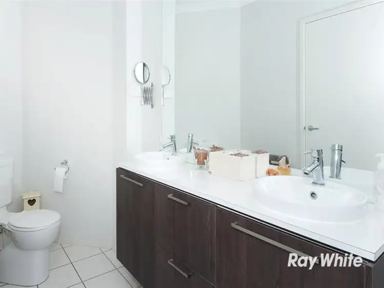 Sixth view of Homely house listing, 8 Matilda Ct, Lynbrook VIC