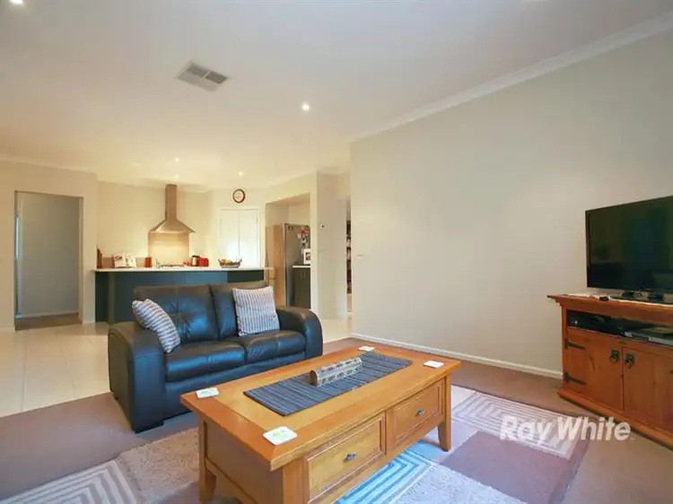 Fourth view of Homely house listing, 7 Alpine Heath Way, Lyndhurst VIC