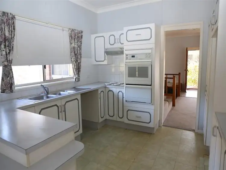 Seventh view of Homely house listing, 8 Emma Cl, Dalmeny NSW