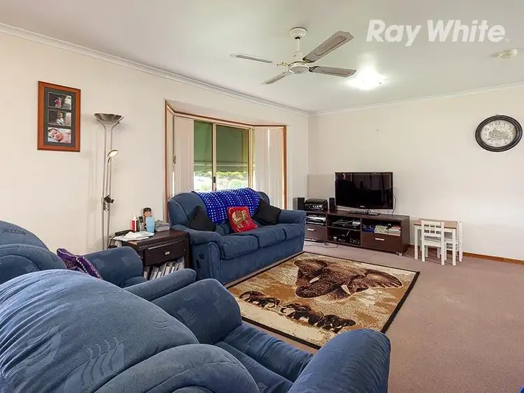 Sixth view of Homely house listing, 4 Kyle Ct, Wodonga VIC