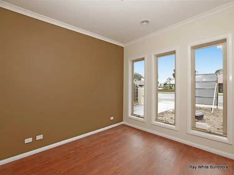 Fourth view of Homely townhouse listing, 1 /541 Grimshaw St, Bundoora VIC