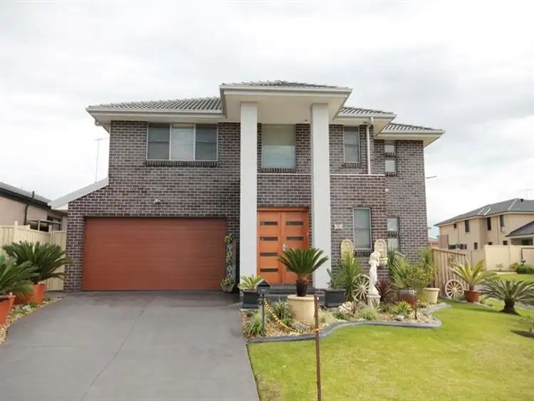 27 Wingham Rd, Horningsea Park NSW