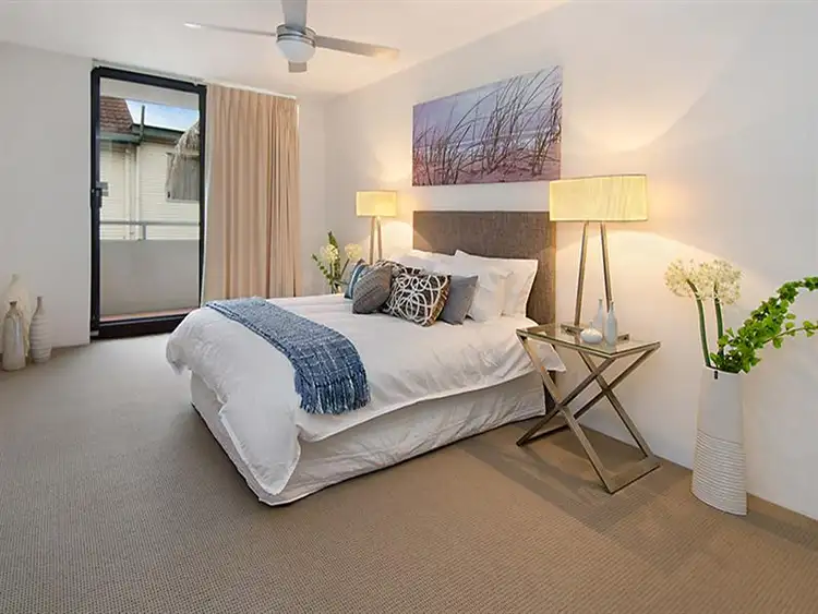 Sixth view of Homely unit listing, 2/33 Kent St, Hamilton QLD