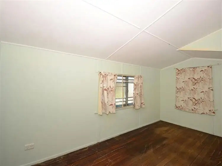 Seventh view of Homely house listing, 4 Coral St, Urangan QLD