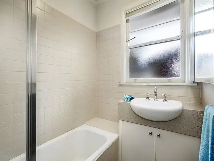 Sixth view of Homely unit listing, 1/7 Marks Ave, Heidelberg Heights VIC