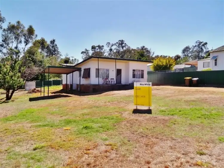 19 Melville St, Young NSW