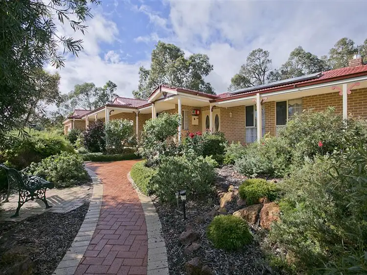 3 Standing Rd, Lesmurdie WA