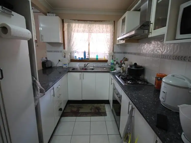 Second view of Homely other listing, 2/3 Claremont Cres, Hinchinbrook NSW