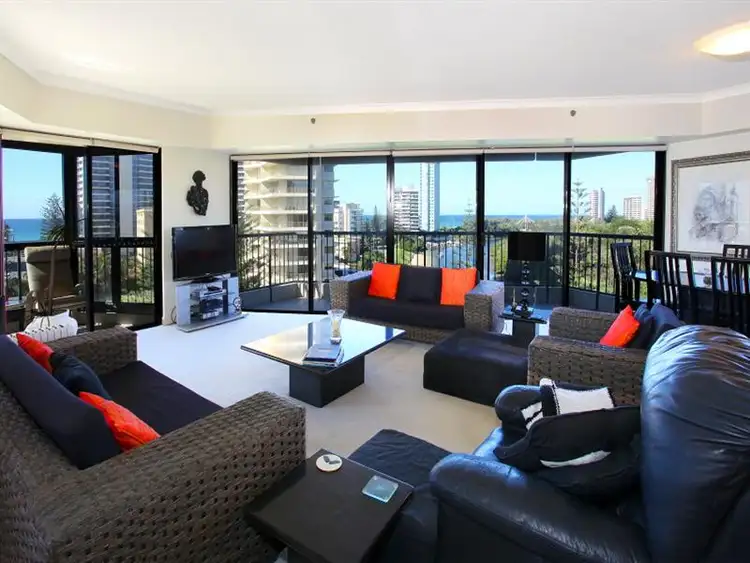 24 Breaker St, Main Beach QLD