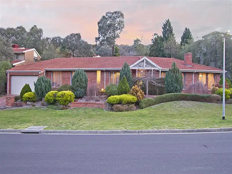 24 Glen Gully Rd, Eltham North VIC