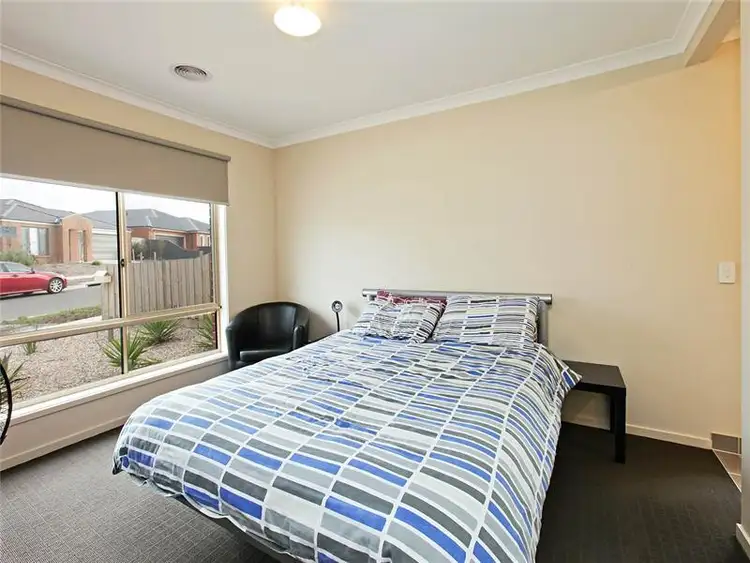 Fifth view of Homely house listing, 4 Viogner Pl, Waurn Ponds VIC