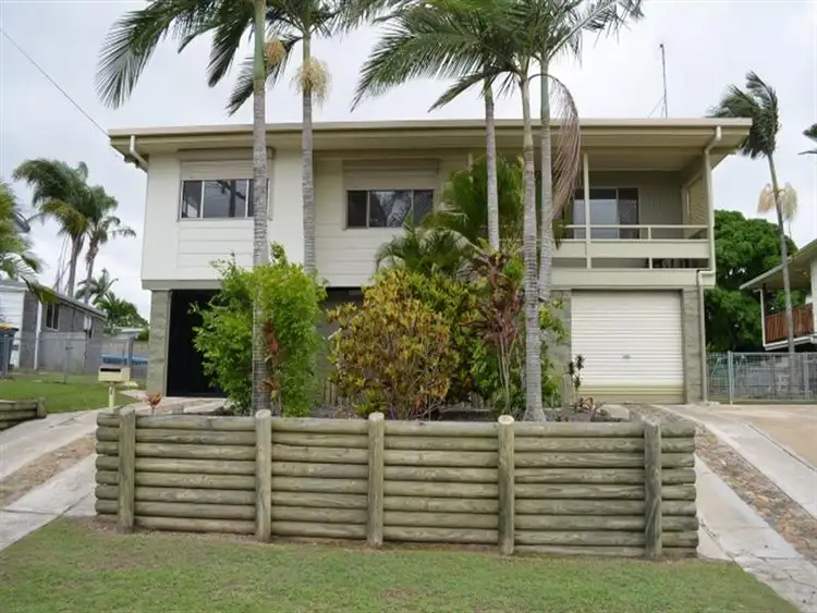 7 Chapman Dr, Clinton QLD