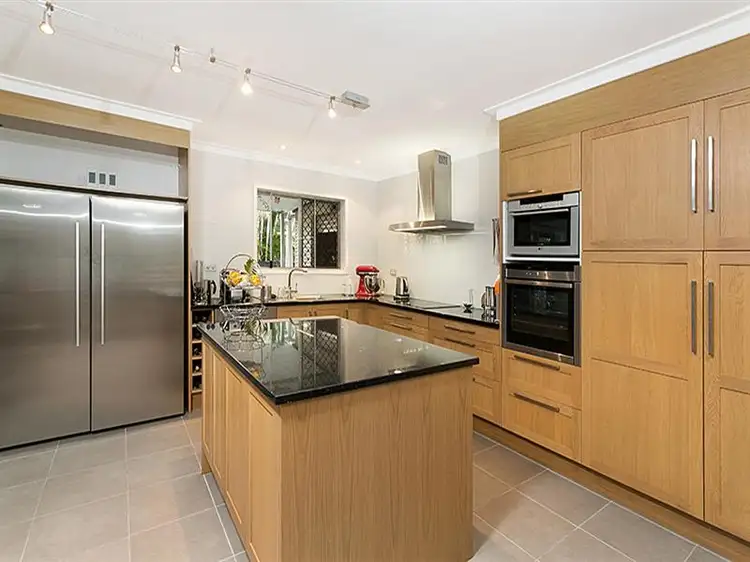 Second view of Homely house listing, 2 Thornburgh St, Oxley QLD