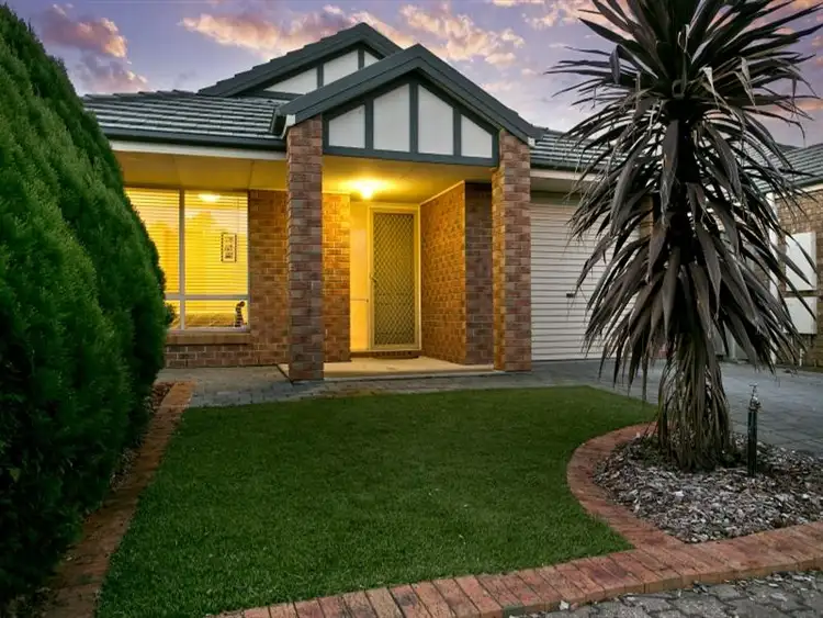 13 Farnborough St, Oakden SA
