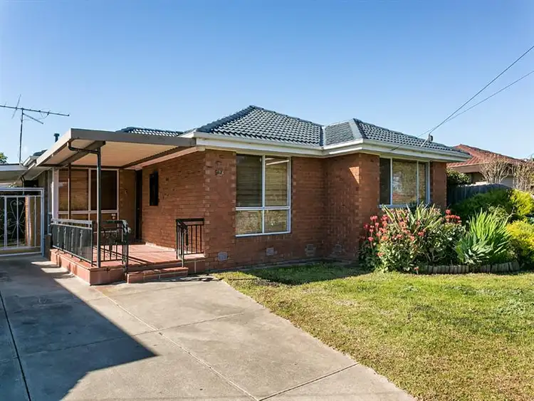 42 Robyn Ave, Albanvale VIC