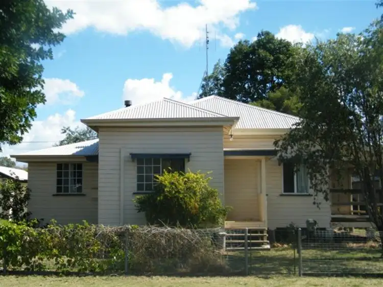 8 Wood St, Chinchilla QLD
