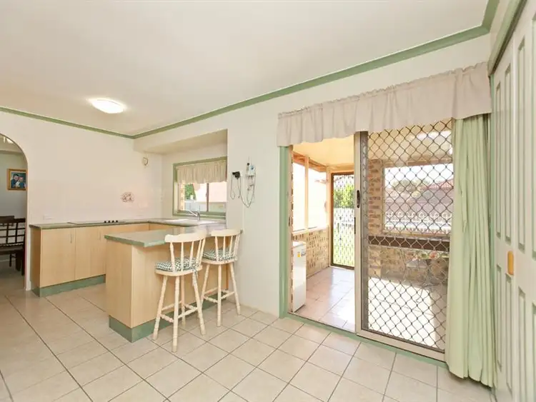 30 Chestnut Cres, Victoria Point QLD