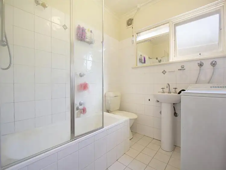 Fifth view of Homely apartment listing, 1/13 Wattle Ave, Glen Huntly VIC