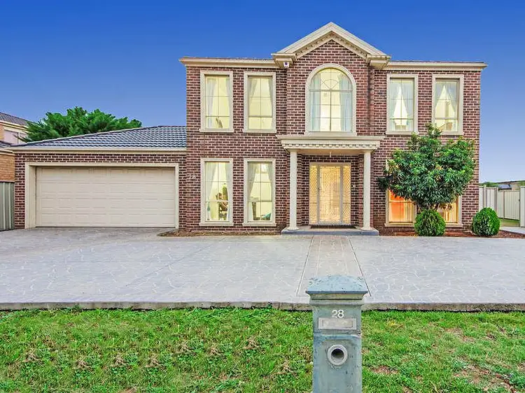 28 Caradon Dr, Truganina VIC
