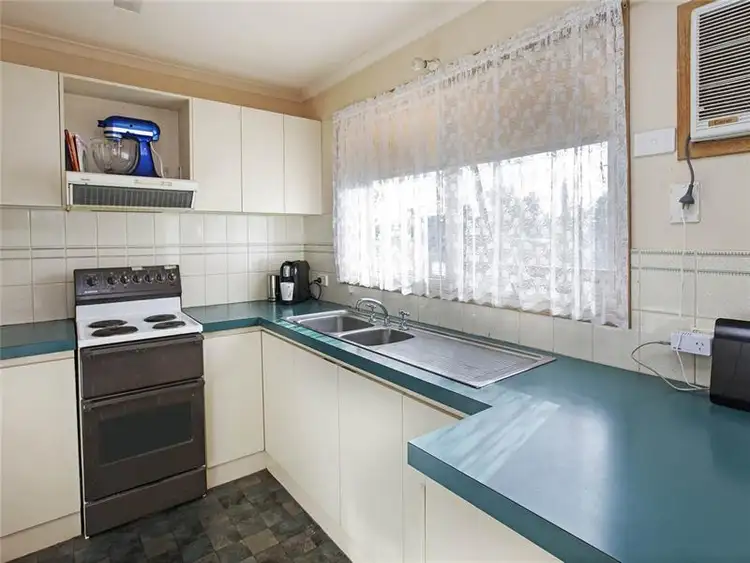 Fifth view of Homely house listing, 1/6 St Anthony Ct, Lara VIC