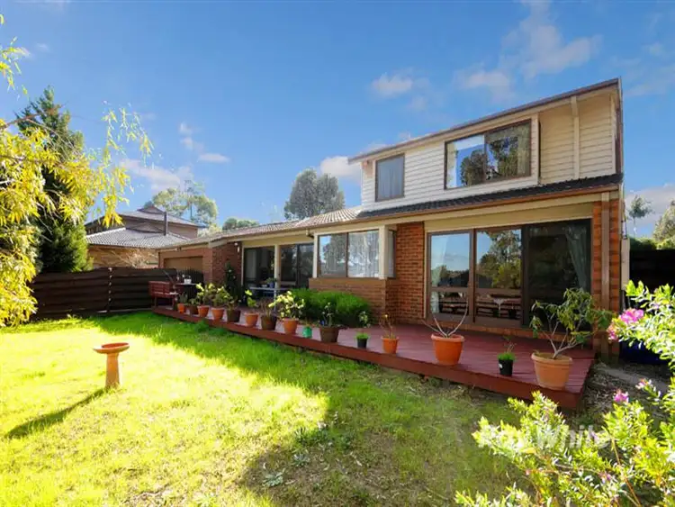 2 Bridgewater Way, Rowville VIC