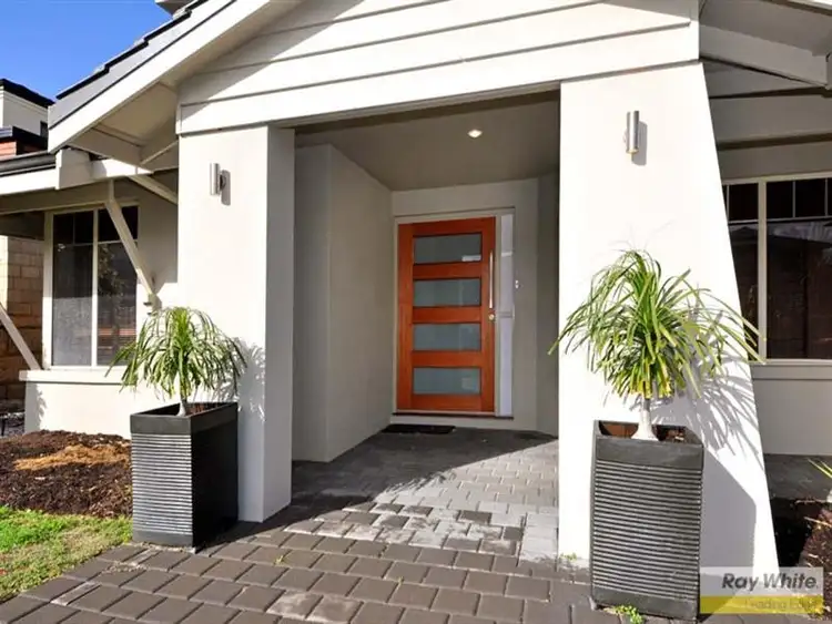 Second view of Homely house listing, 6 Catania Ct, Mindarie WA