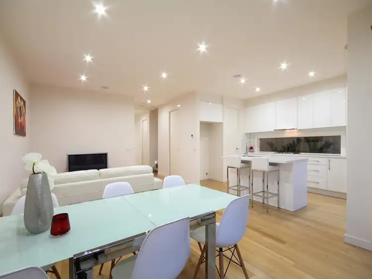 28B Leamington Cres, Caulfield East VIC