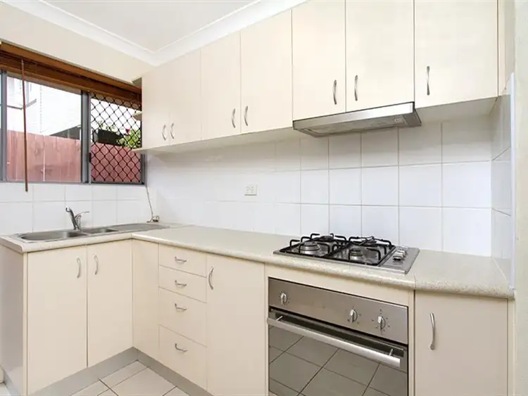Fourth view of Homely unit listing, 3/5 Deighton Rd, Dutton Park QLD