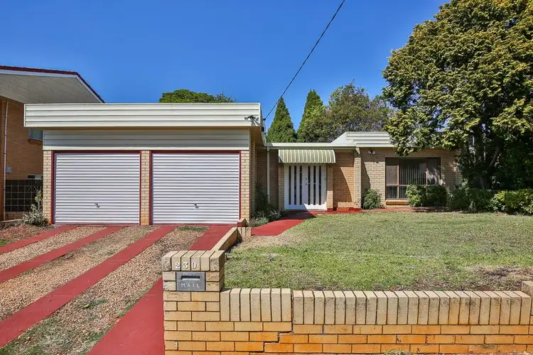 230 Alderley Street, Centenary Heights QLD 4350