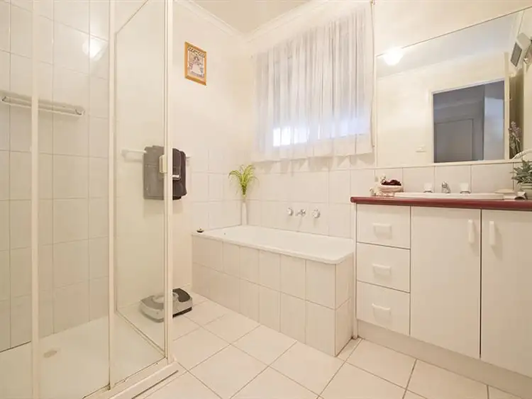 Sixth view of Homely house listing, 17 Barron Way, Yallambie VIC