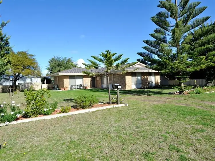 6 Murchison Rd, Cooloongup WA