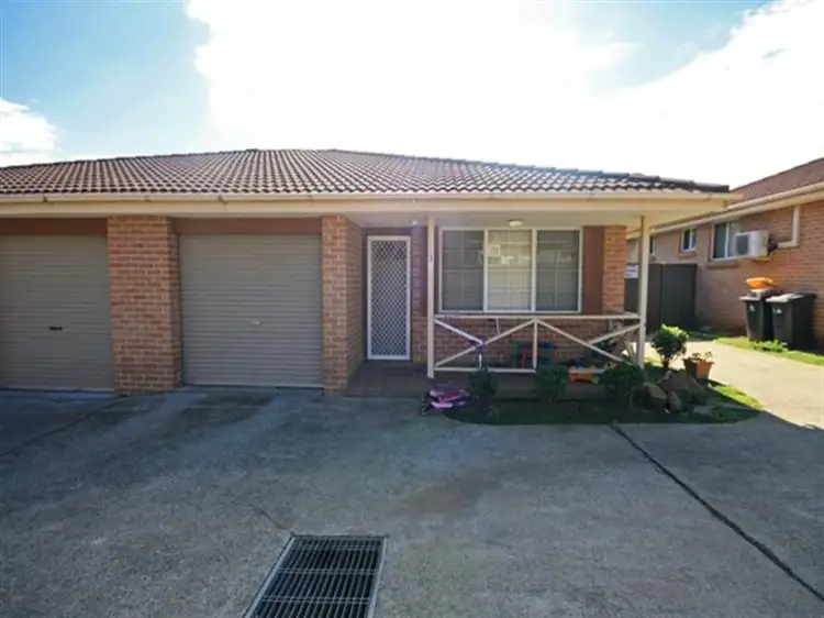 3/4 Bensley Rd, Macquarie Fields NSW