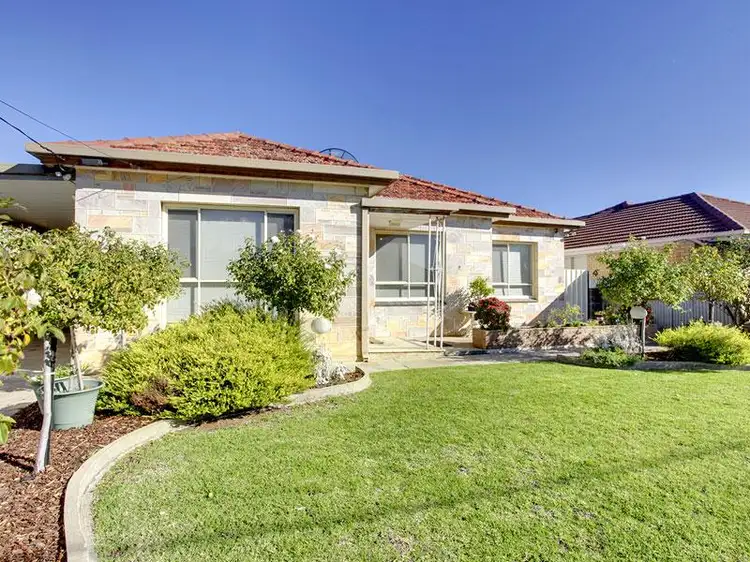 39 Elaine Ave, Seaton SA