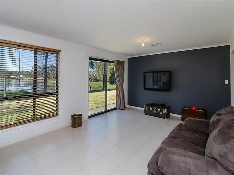 Fifth view of Homely house listing, 8 Westley Ct, Mount Barker SA