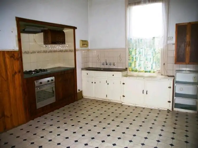 Fourth view of Homely house listing, 10 Twelfth St, Renmark SA
