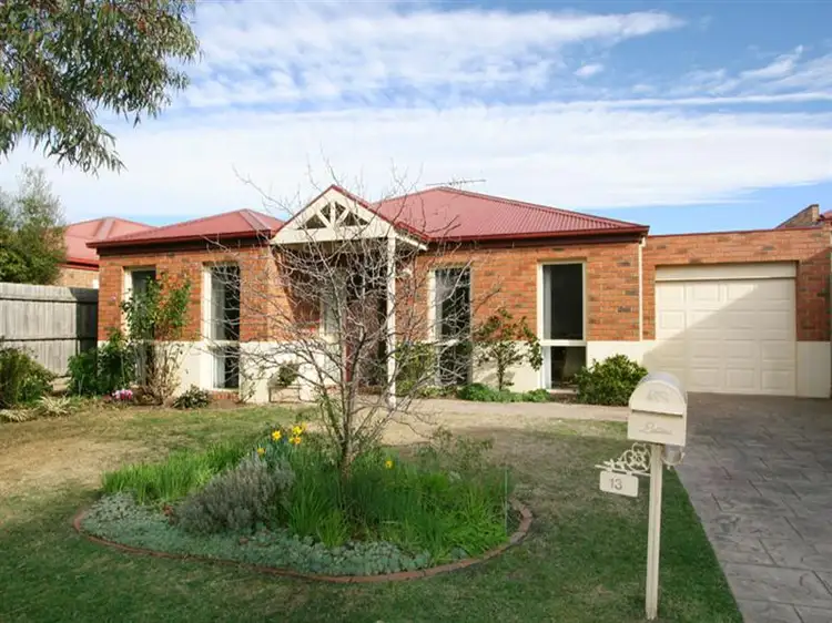 13 Pinoak Dr, Yarra Glen VIC