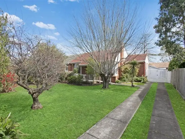 33 Morotai Pde, Heidelberg West VIC