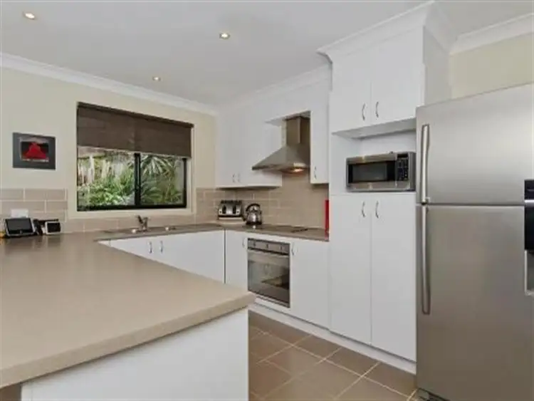 8 Purlingbrook St, Upper Coomera QLD