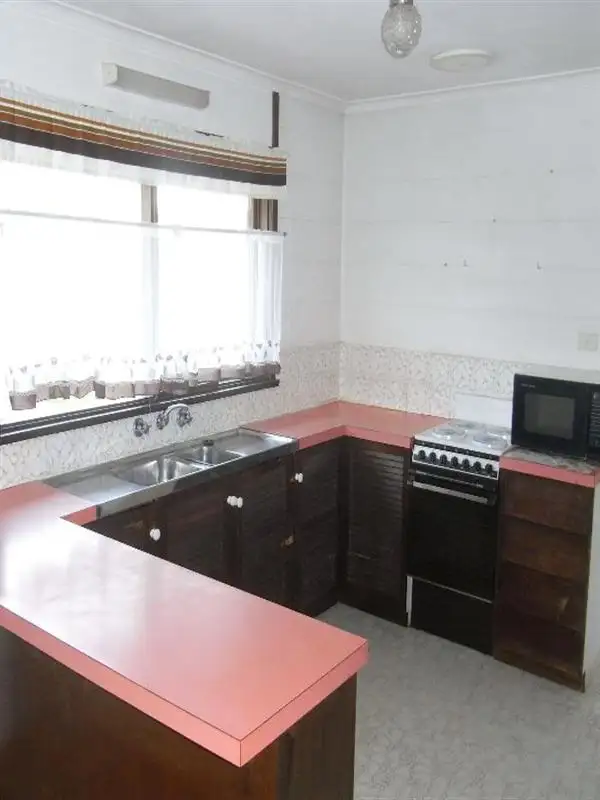 Fifth view of Homely house listing, 34 Victoria St, Howlong NSW