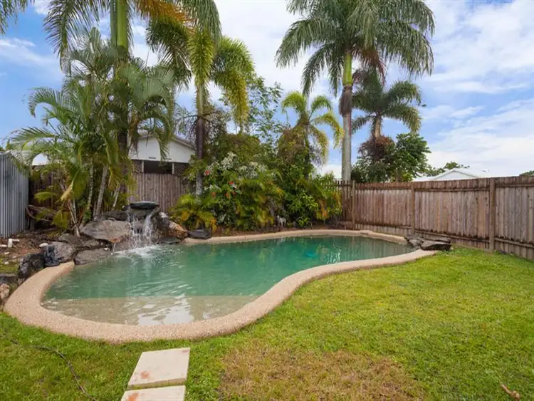 17 Harlequin St, White Rock QLD