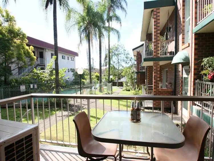 5/210 Scarborough St, Southport QLD