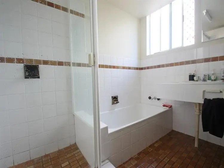 Sixth view of Homely apartment listing, 5/210 Scarborough St, Southport QLD