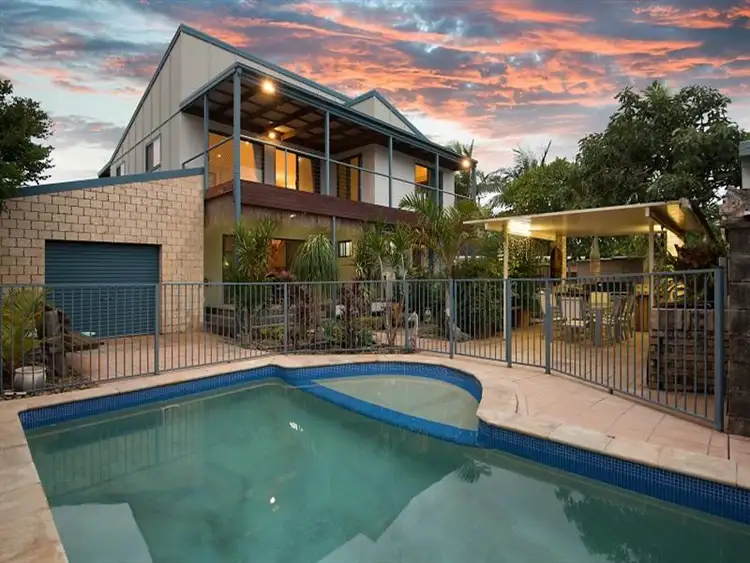 2 Savoy Dr, Broadbeach Waters QLD