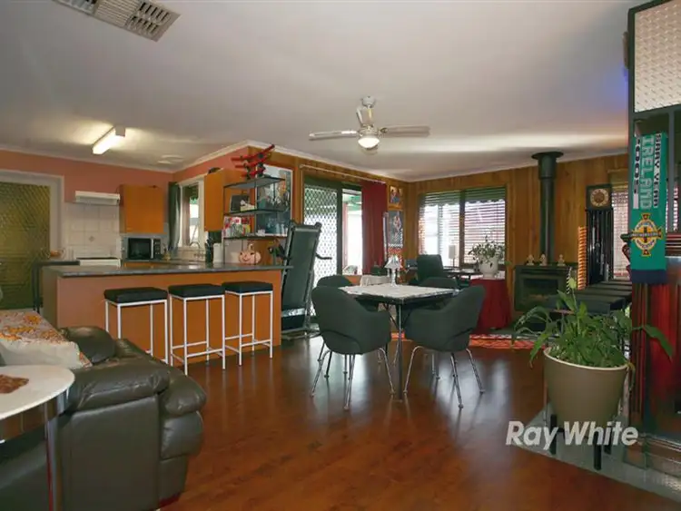 Seventh view of Homely house listing, 2 Fay Ct, Noble Park VIC