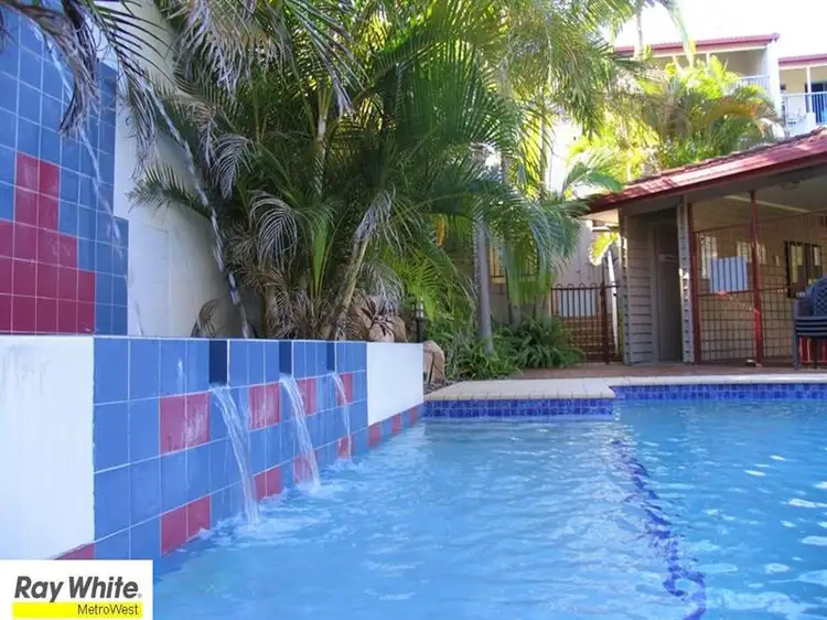 17 / 2 Waverley Rd, Taringa QLD