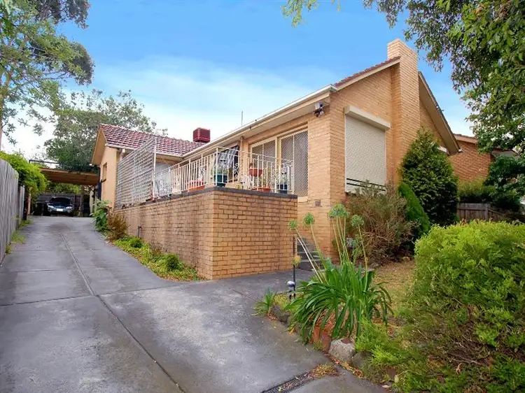 566 Waverley Rd