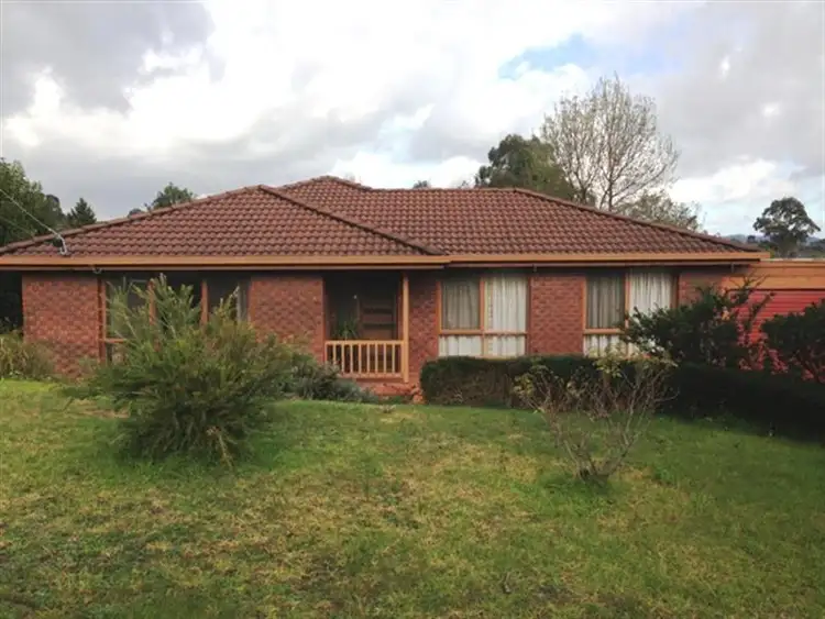 4 Songbird Ave