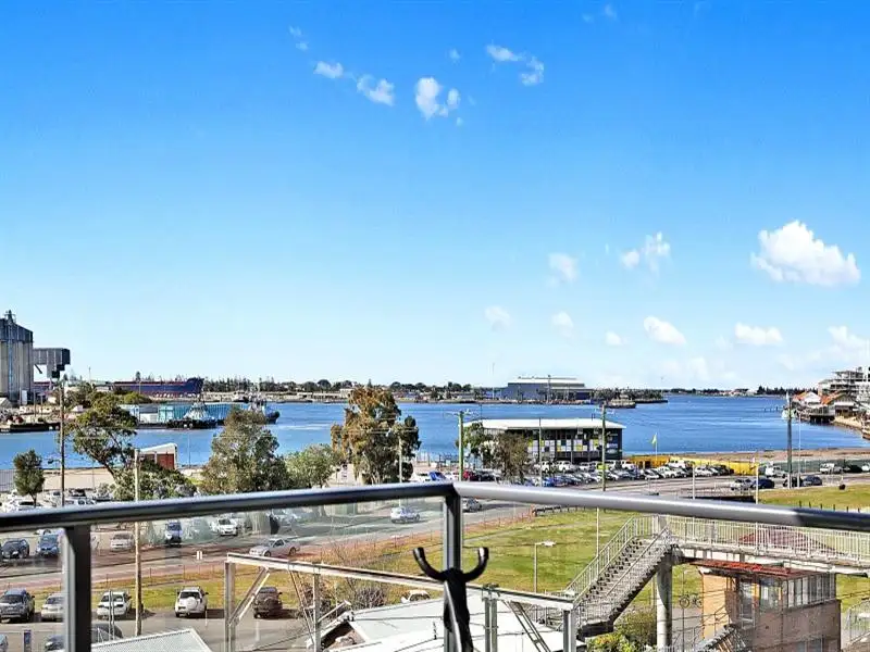 Main view of Homely unit listing, 4401/25 Beresford St, Newcastle NSW