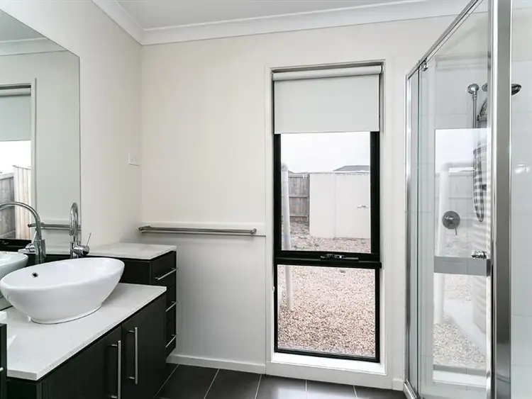 Sixth view of Homely house listing, 7 Maple Cl, Melton West VIC