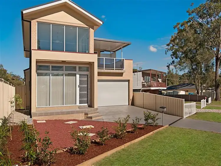 142 Grand Pde, Bonnells Bay NSW
